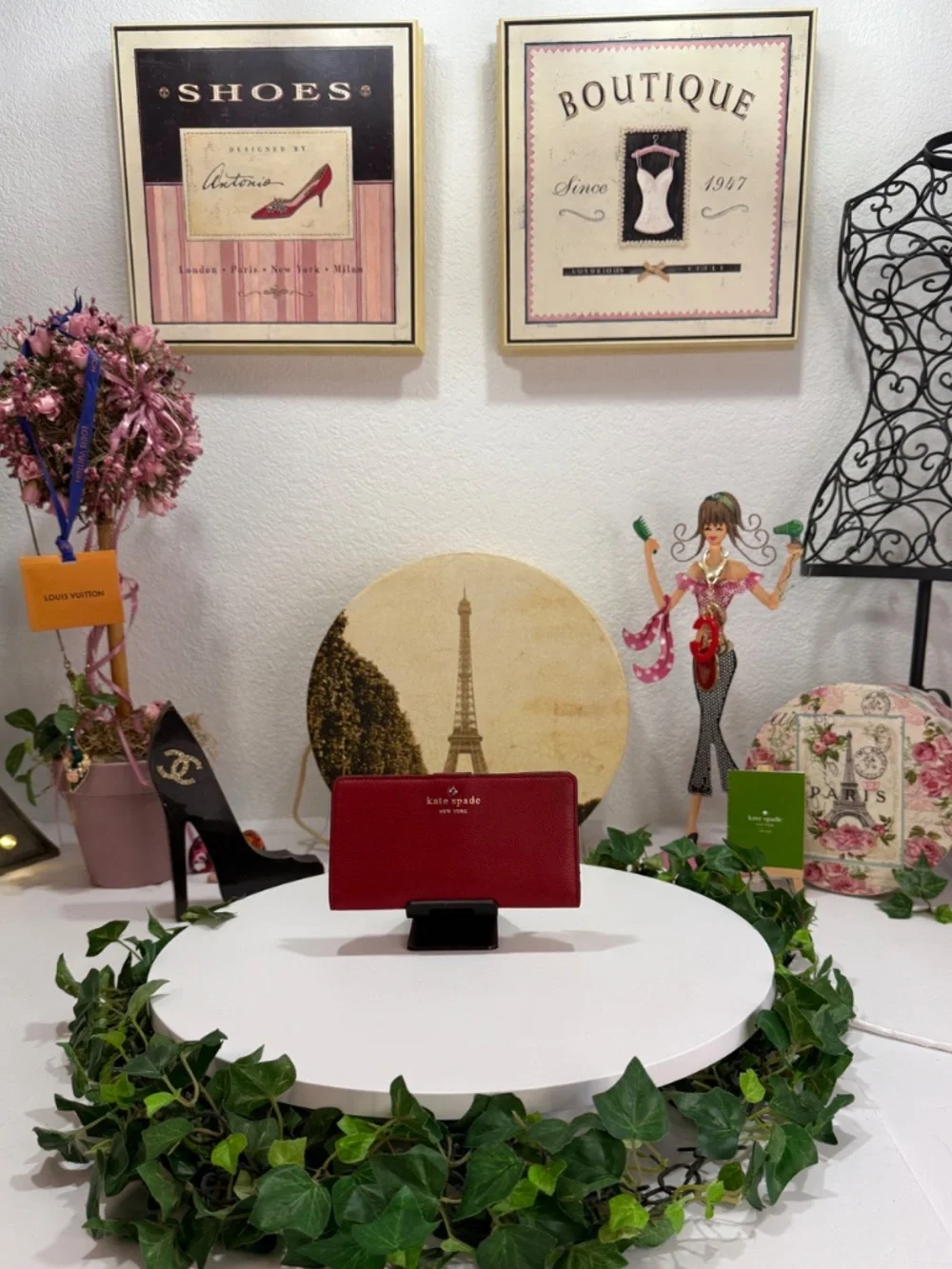 ECLECTIC KATE SPADE RED PEBBLED WALLET!